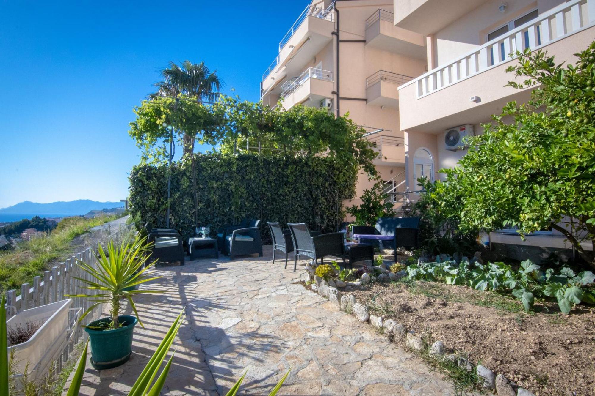 Apartments Rasic Makarska Esterno foto